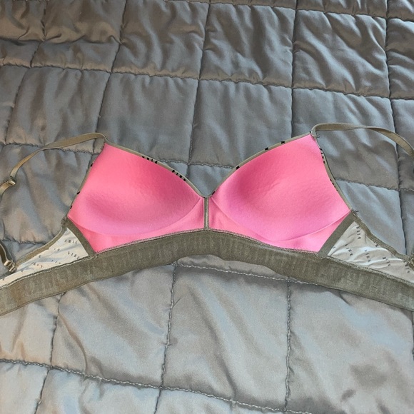 PINK wireless bra - Picture 2 of 2